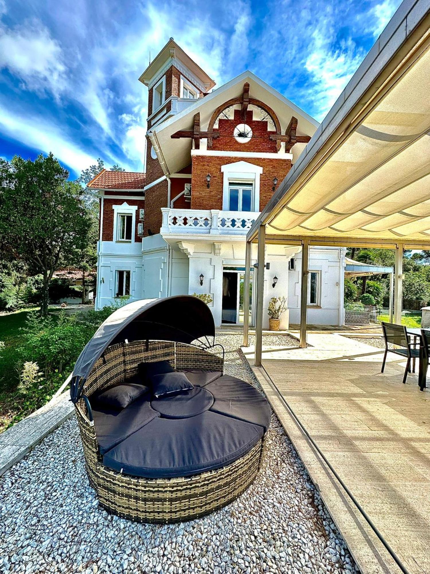 Aya House Hotel Barcelona Exterior photo