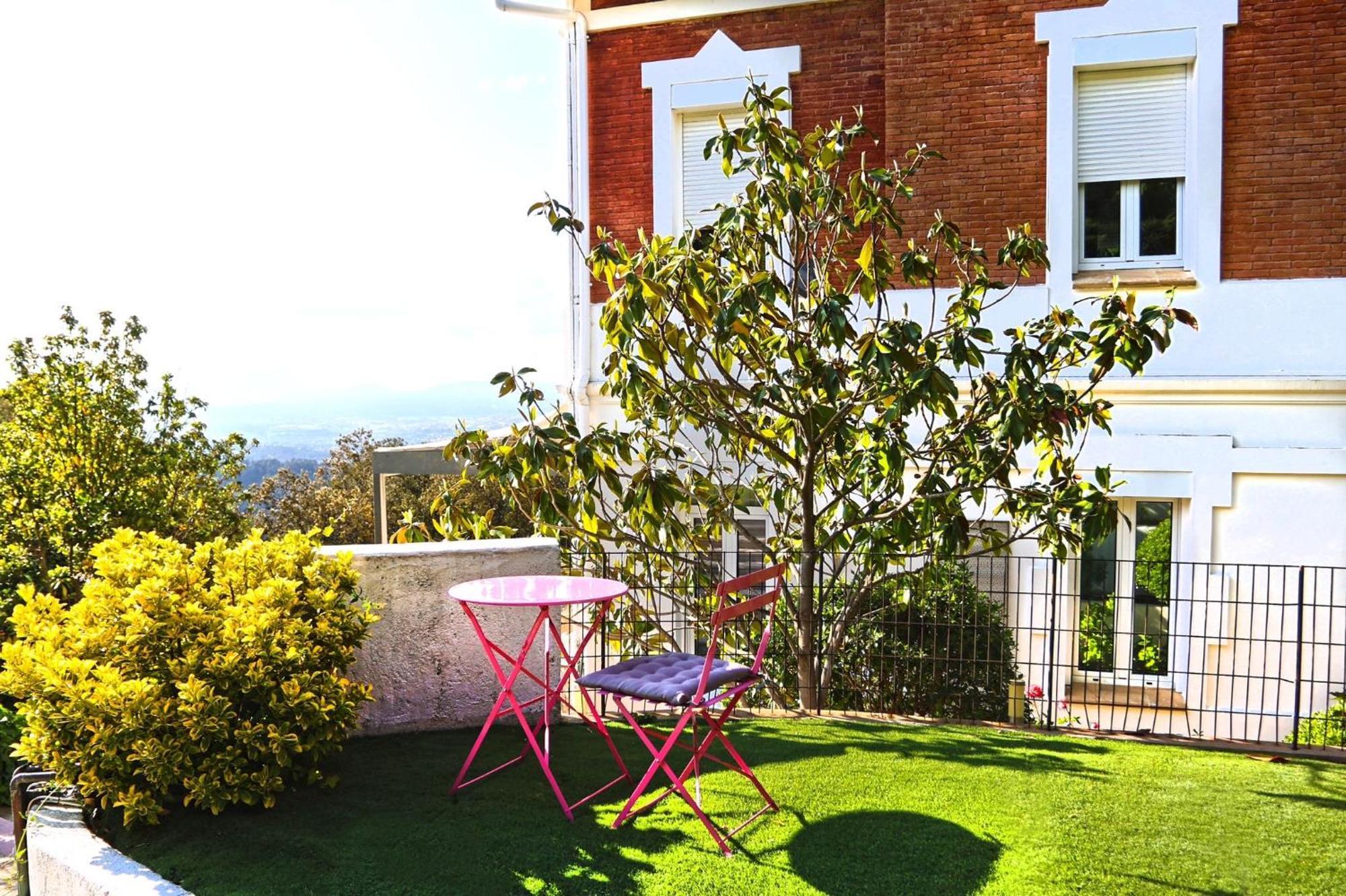 Aya House Hotel Barcelona Exterior photo
